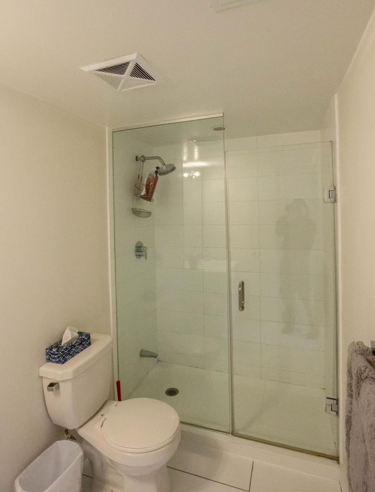 Cn Tower View Suite With Free Parking Торонто Екстериор снимка